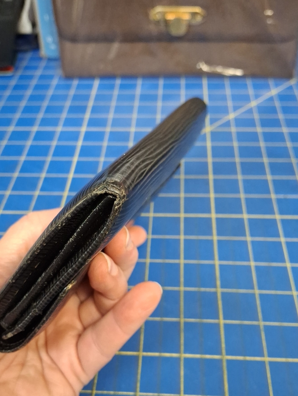 Louis Vuitton Epi Leather llLong Wallet 7x4x1 Preloved - Picture 15 of 16